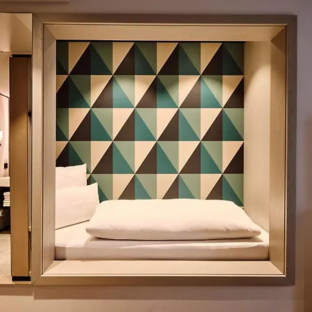 4k Hotel