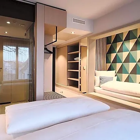 4k - Mit Roofttop-pool 4*