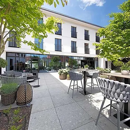 4k - Mit Roofttop-pool 4*